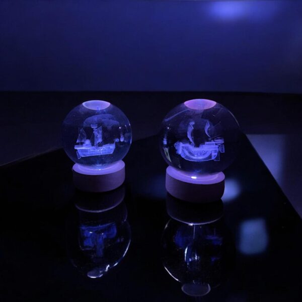 Lámpara de Cristal 3D con Base de Madera - Imagen 6