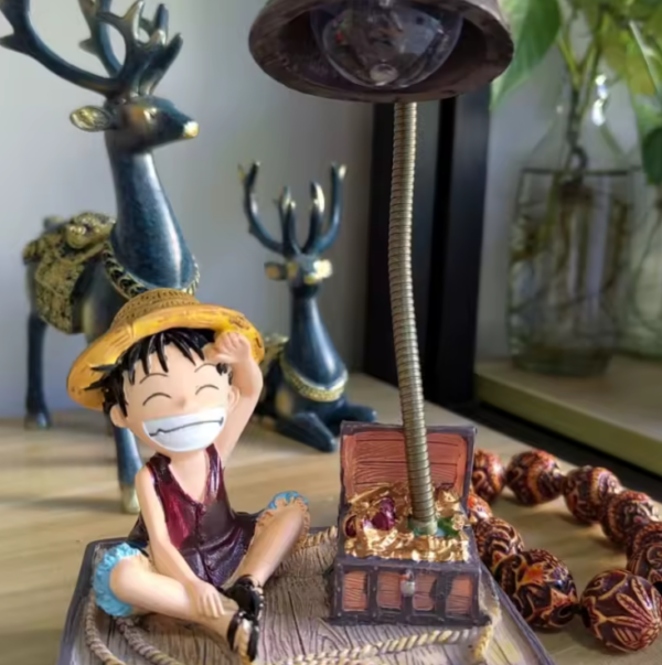 Lámpara de Luffy Sentado con Cofre del Tesoro – One Piece - Imagen 4
